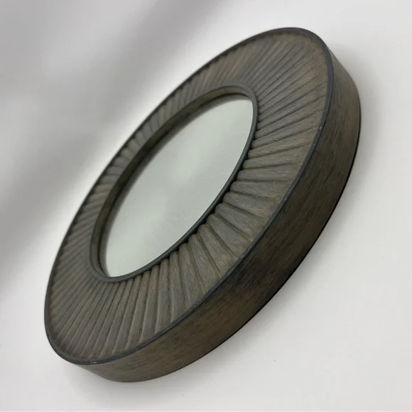 Round Gray Wall Decor Mirrors Set - Picture 3 of 7
